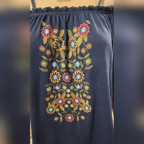 LIVE TO BE SPOILED TOP LARGE SEE PICS FOR MEASUREMENTS - Picture 6 of 11